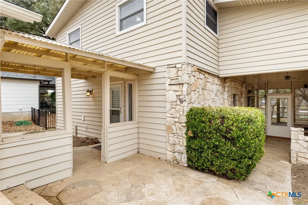 92 Turtle Lane Seguin, TX 78155