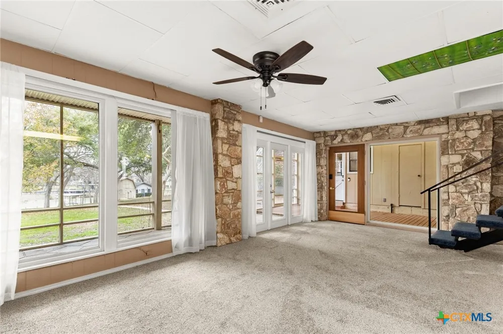 92 Turtle Lane Seguin, TX 78155