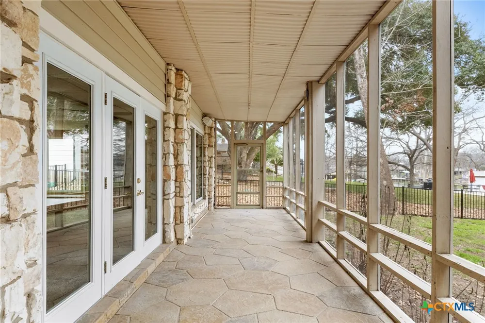 92 Turtle Lane Seguin, TX 78155