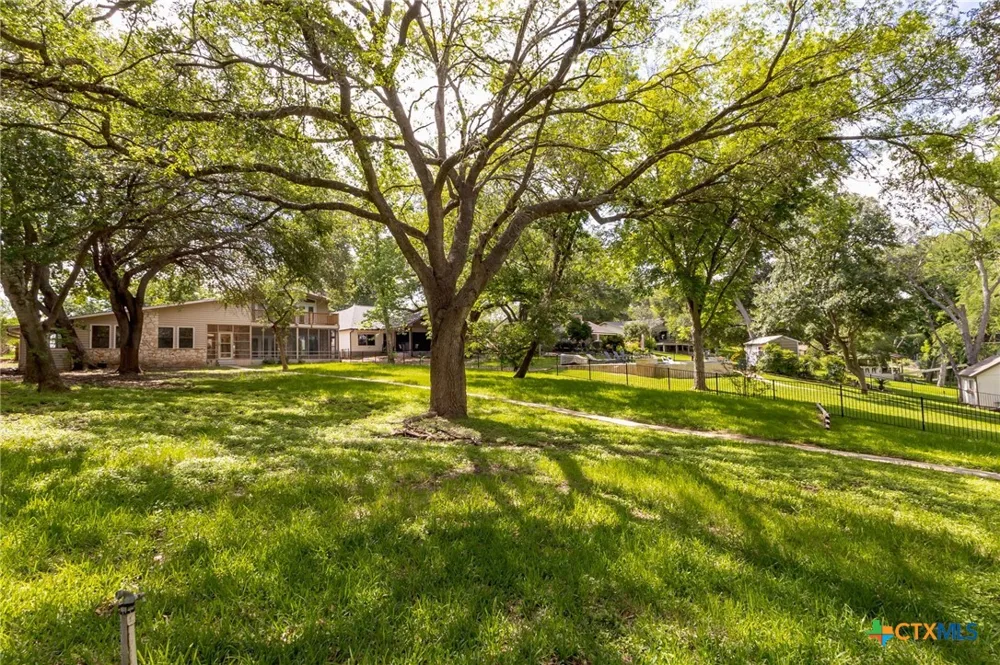 92 Turtle Lane Seguin, TX 78155