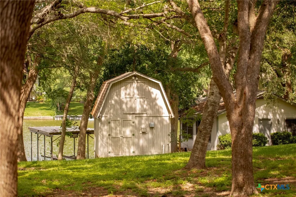 92 Turtle Lane Seguin, TX 78155