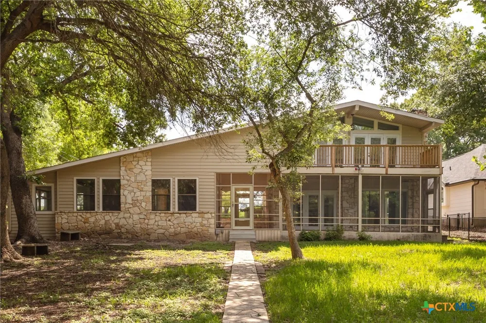92 Turtle Lane Seguin, TX 78155