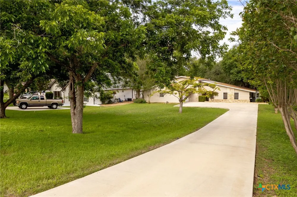 92 Turtle Lane Seguin, TX 78155