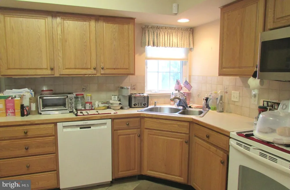 3291 SHELLERS BEND #721 State College, PA 16801
