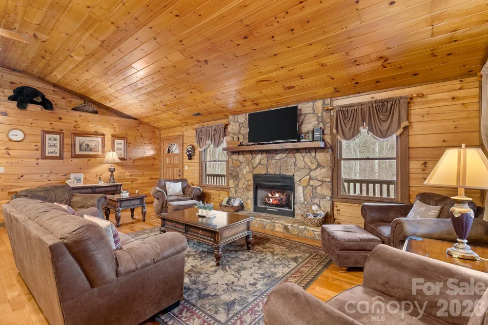 264 Moonbeam Lane Clyde, NC 28721