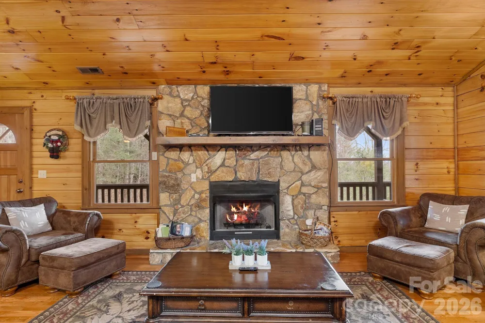 264 Moonbeam Lane Clyde, NC 28721