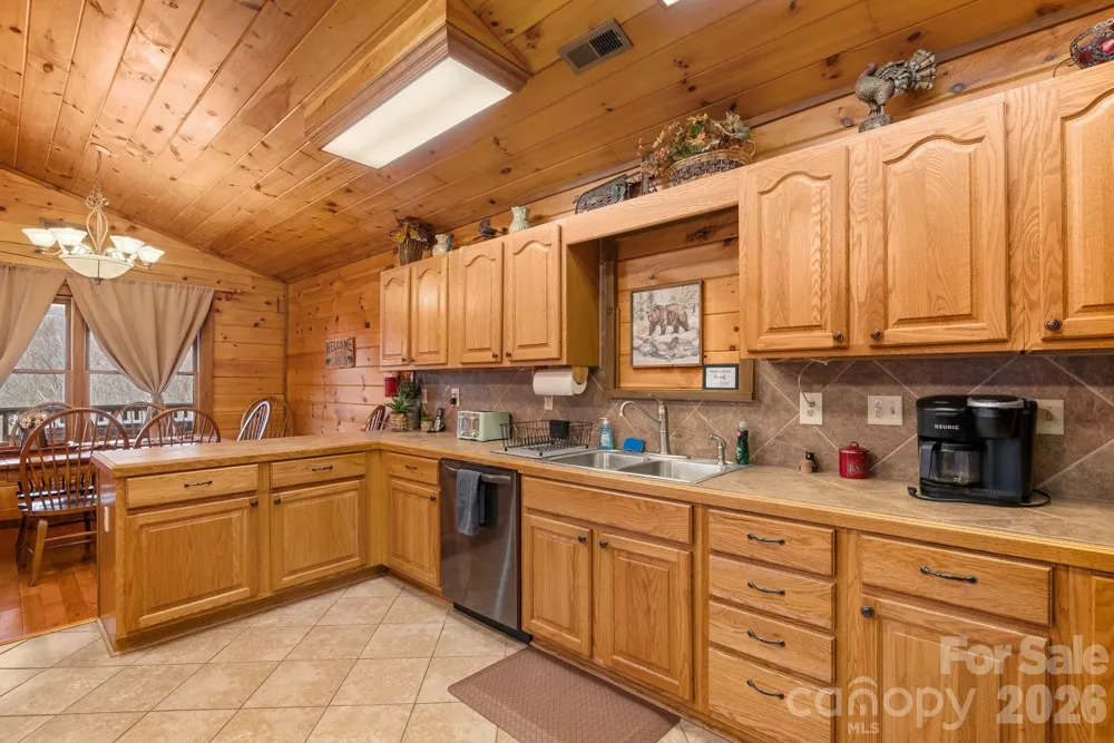 264 Moonbeam Lane Clyde, NC 28721