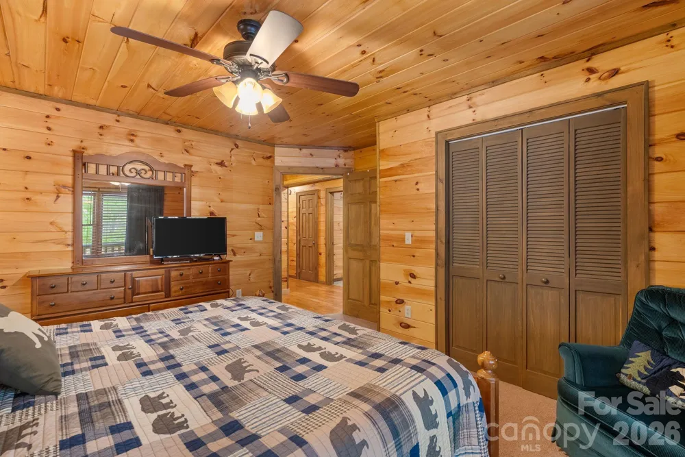 264 Moonbeam Lane Clyde, NC 28721
