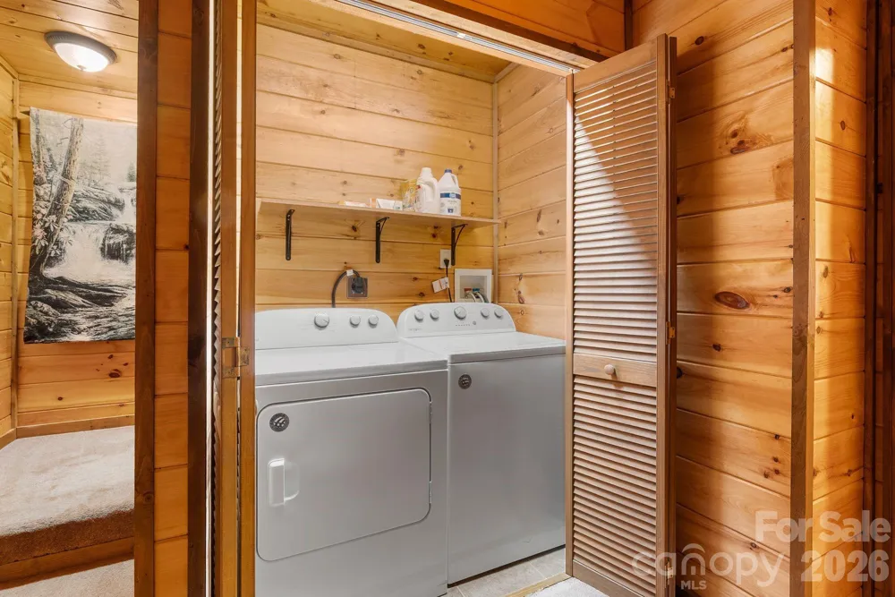 264 Moonbeam Lane Clyde, NC 28721