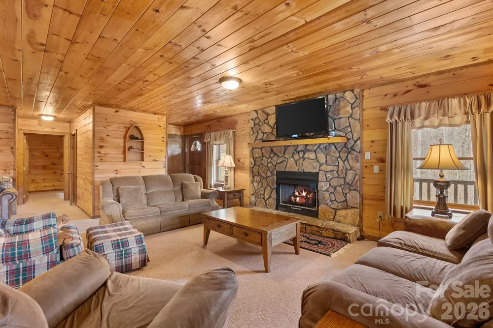 264 Moonbeam Lane Clyde, NC 28721