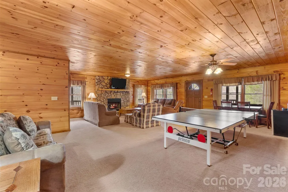 264 Moonbeam Lane Clyde, NC 28721