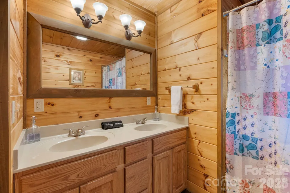 264 Moonbeam Lane Clyde, NC 28721