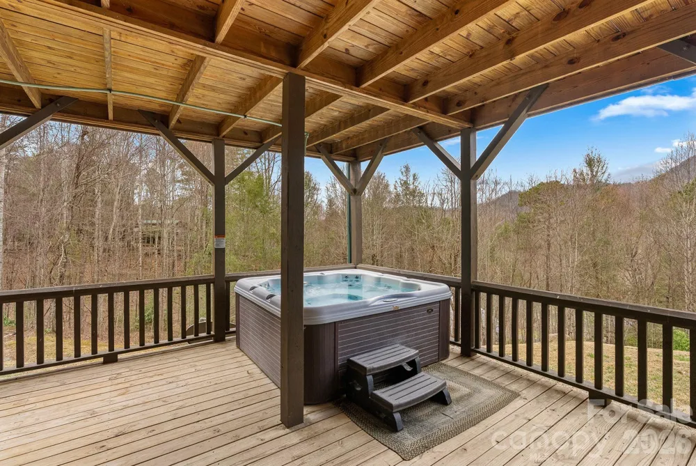 264 Moonbeam Lane Clyde, NC 28721