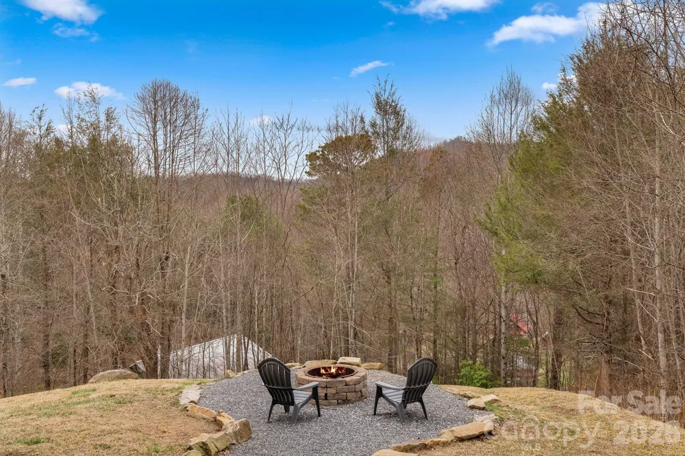 264 Moonbeam Lane Clyde, NC 28721