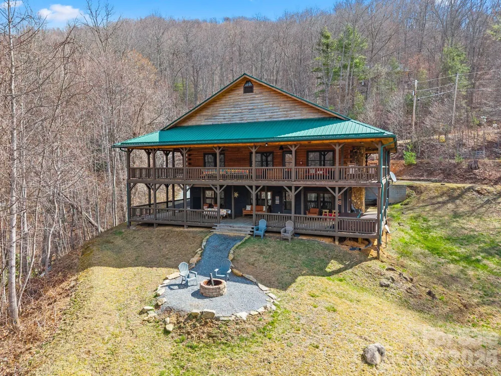 264 Moonbeam Lane Clyde, NC 28721