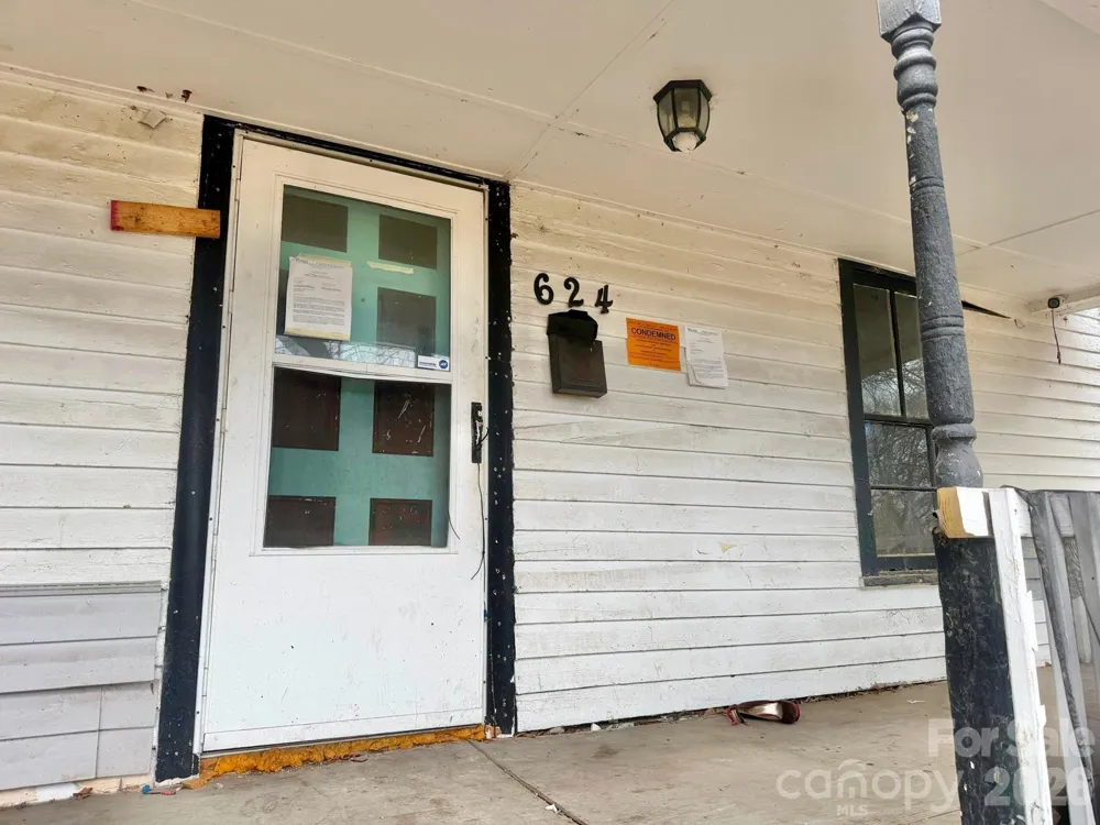 624 Center Street Spartanburg, SC 29301