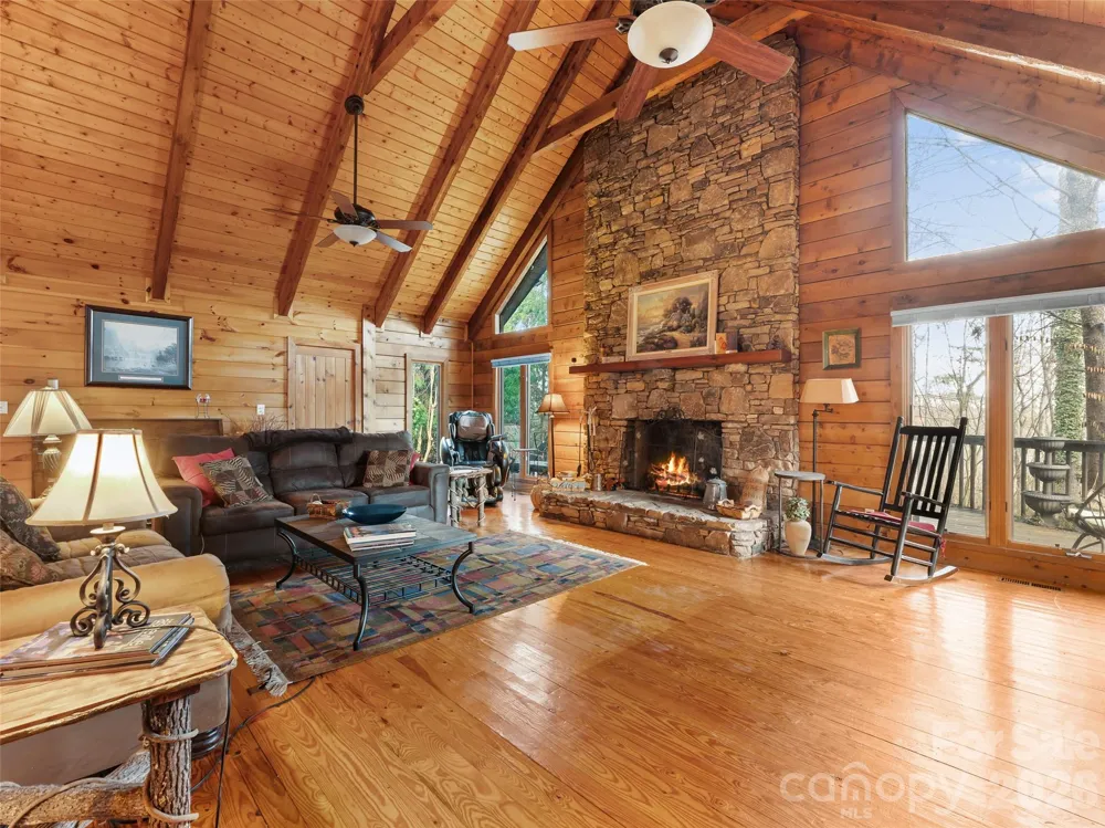 6 Ravenwood Lane Horse Shoe, NC 28742