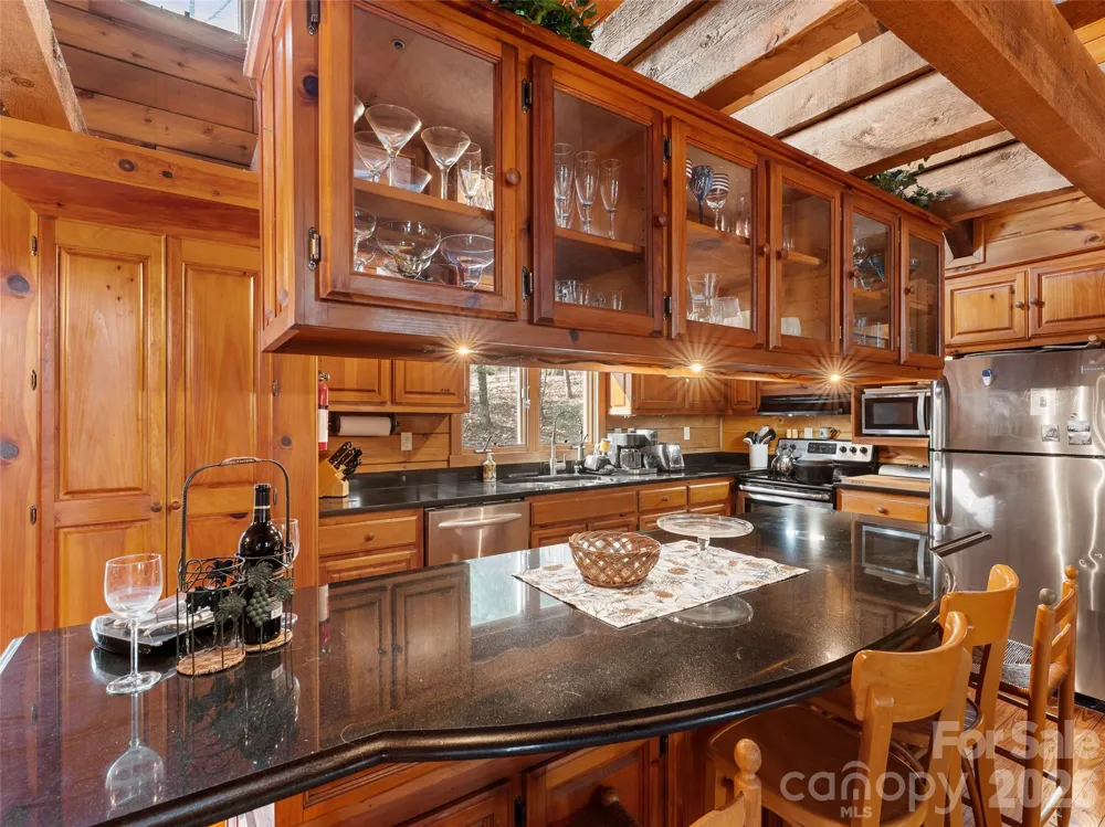 6 Ravenwood Lane Horse Shoe, NC 28742