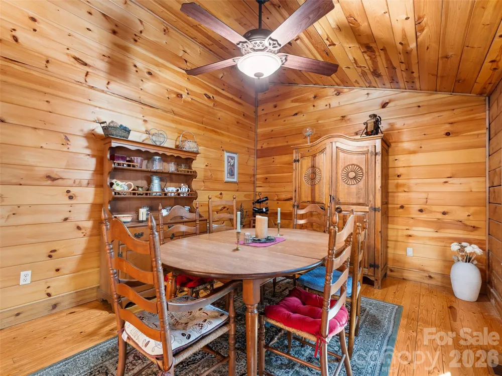 6 Ravenwood Lane Horse Shoe, NC 28742