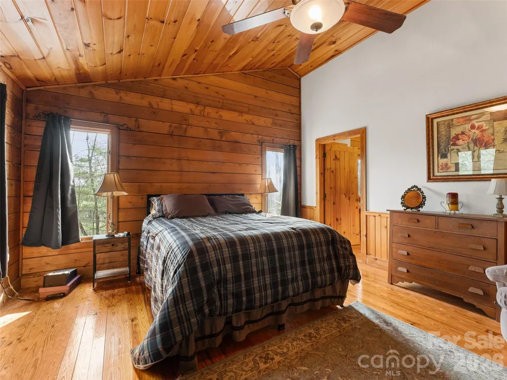 6 Ravenwood Lane Horse Shoe, NC 28742