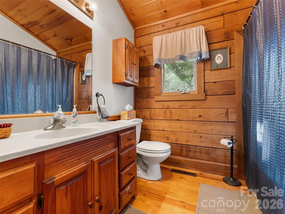 6 Ravenwood Lane Horse Shoe, NC 28742