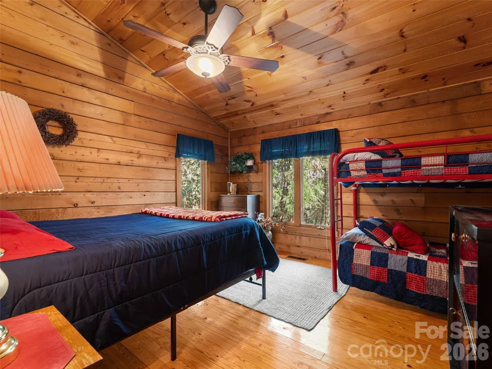 6 Ravenwood Lane Horse Shoe, NC 28742