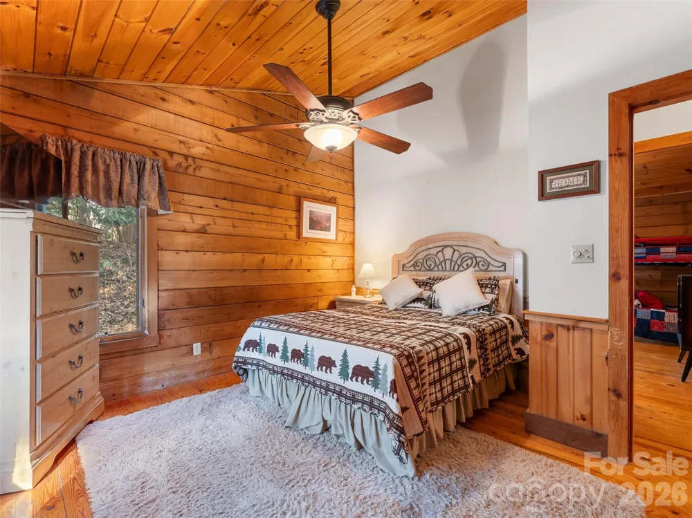 6 Ravenwood Lane Horse Shoe, NC 28742