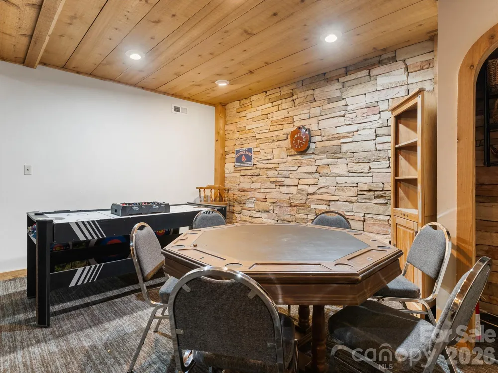 6 Ravenwood Lane Horse Shoe, NC 28742