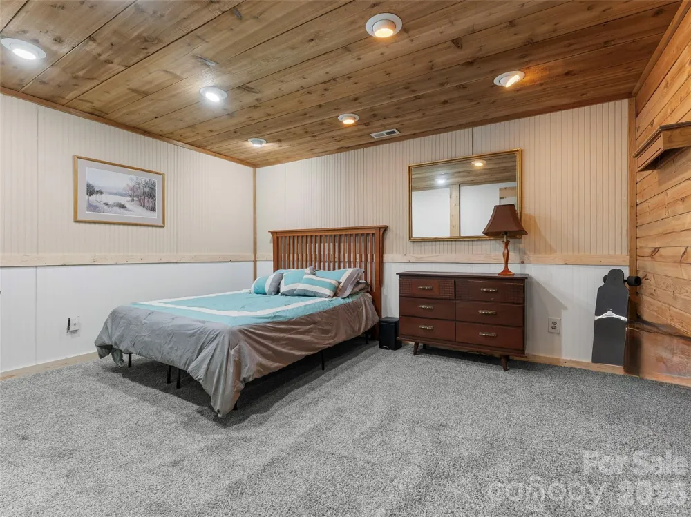 6 Ravenwood Lane Horse Shoe, NC 28742