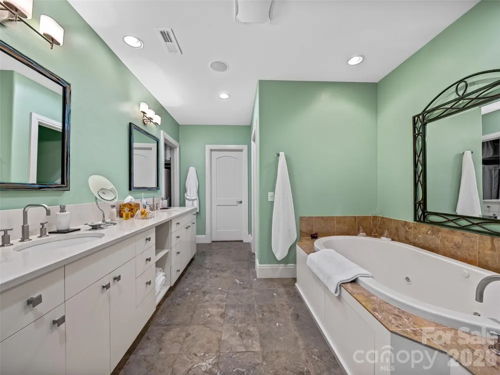 22 Foxbridge Way Arden, NC 28704