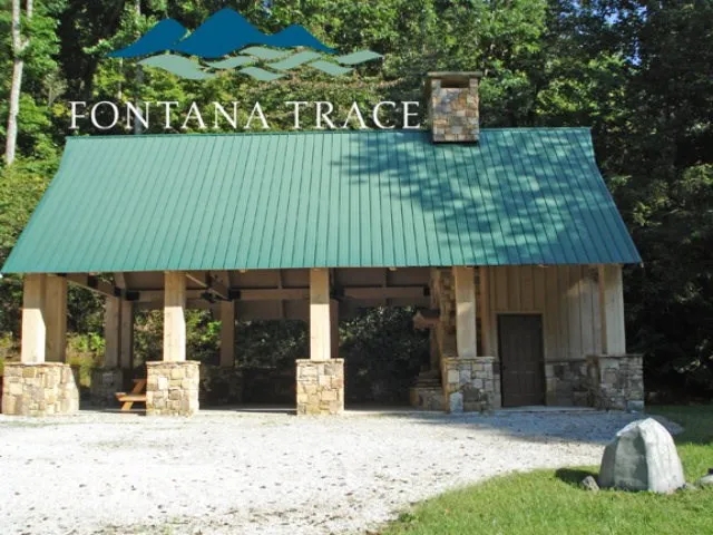 Fontana Trace Dr Almond, NC 28702