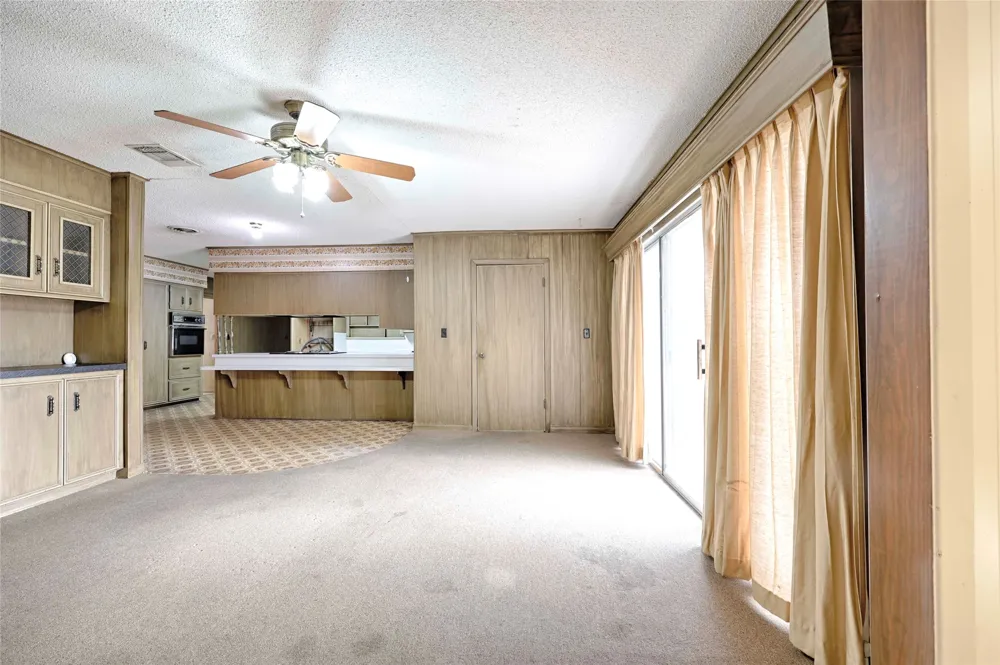 302 Baumgarten Street Schulenburg, TX 78956