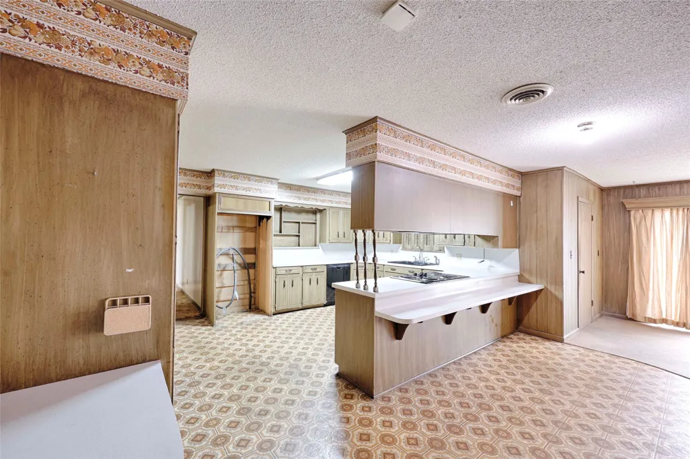 302 Baumgarten Street Schulenburg, TX 78956