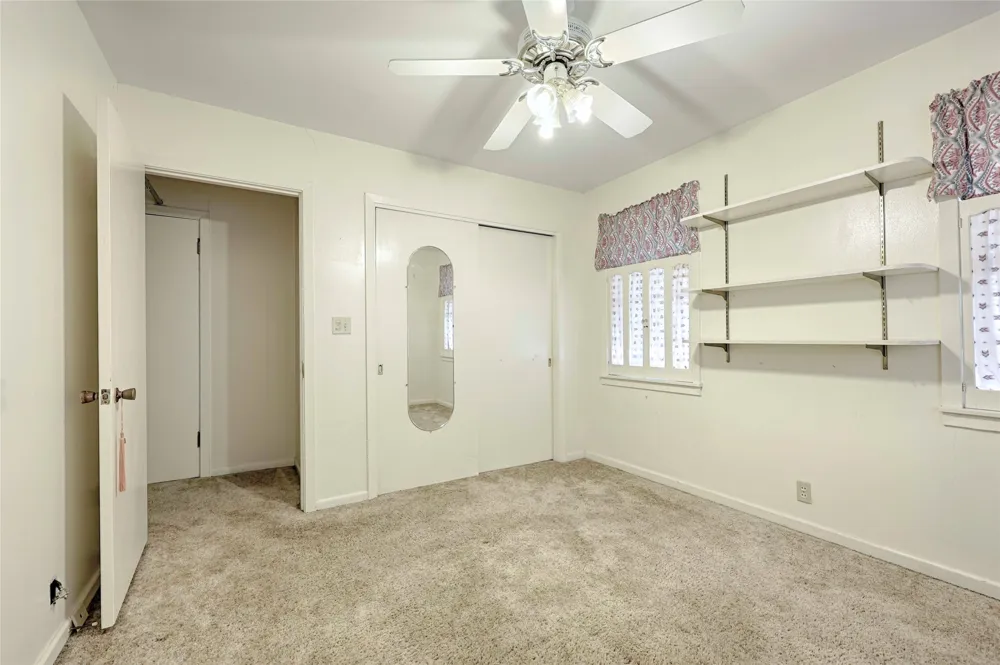 302 Baumgarten Street Schulenburg, TX 78956