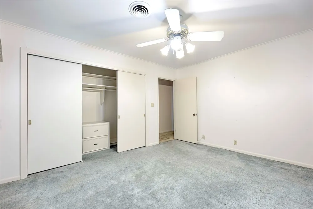 302 Baumgarten Street Schulenburg, TX 78956