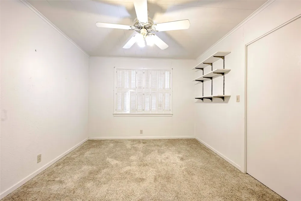302 Baumgarten Street Schulenburg, TX 78956