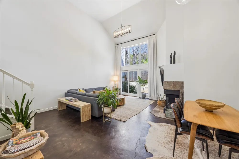 6602 Mesa Hollow Drive Austin, TX 78750