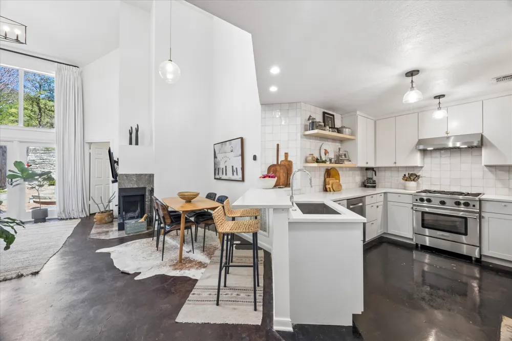 6602 Mesa Hollow Drive Austin, TX 78750