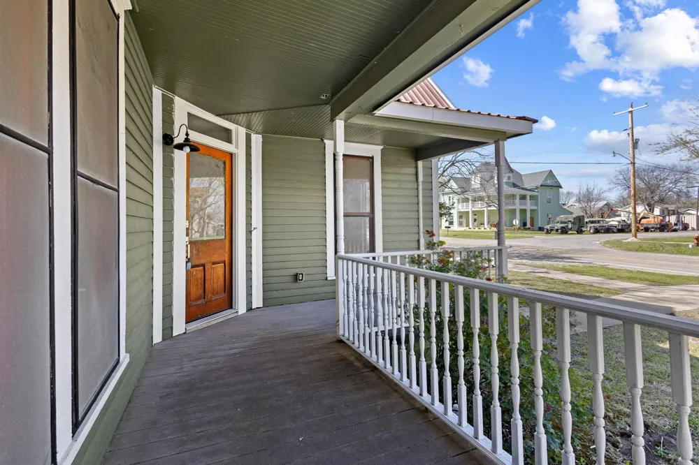 331 W Grand Street Whitewright, TX 75491