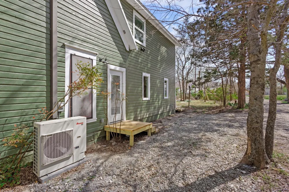 331 W Grand Street Whitewright, TX 75491