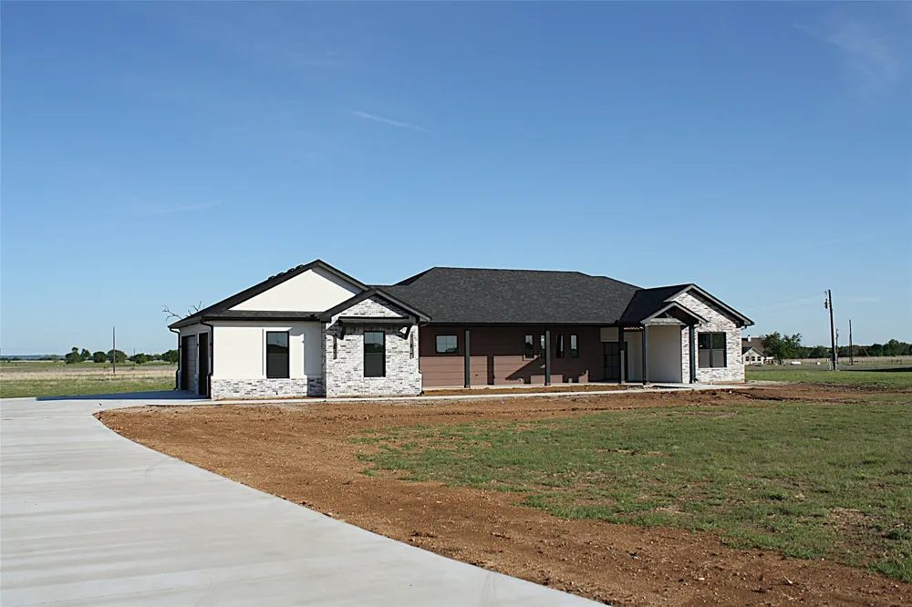 611 Willow Moon Ranch Road Crawford, TX 76638
