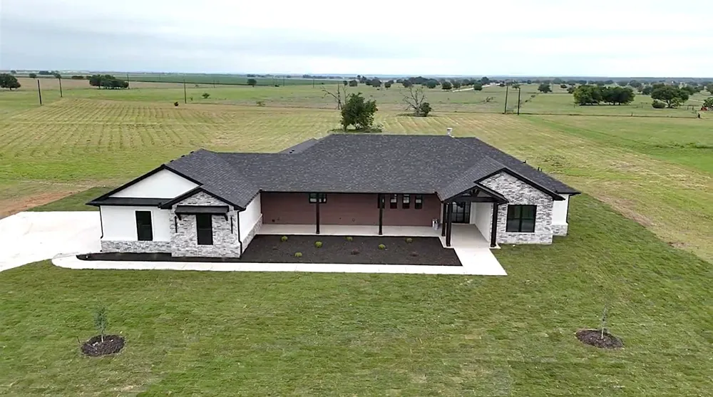 611 Willow Moon Ranch Road Crawford, TX 76638