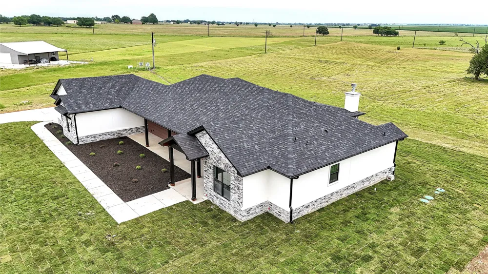 611 Willow Moon Ranch Road Crawford, TX 76638