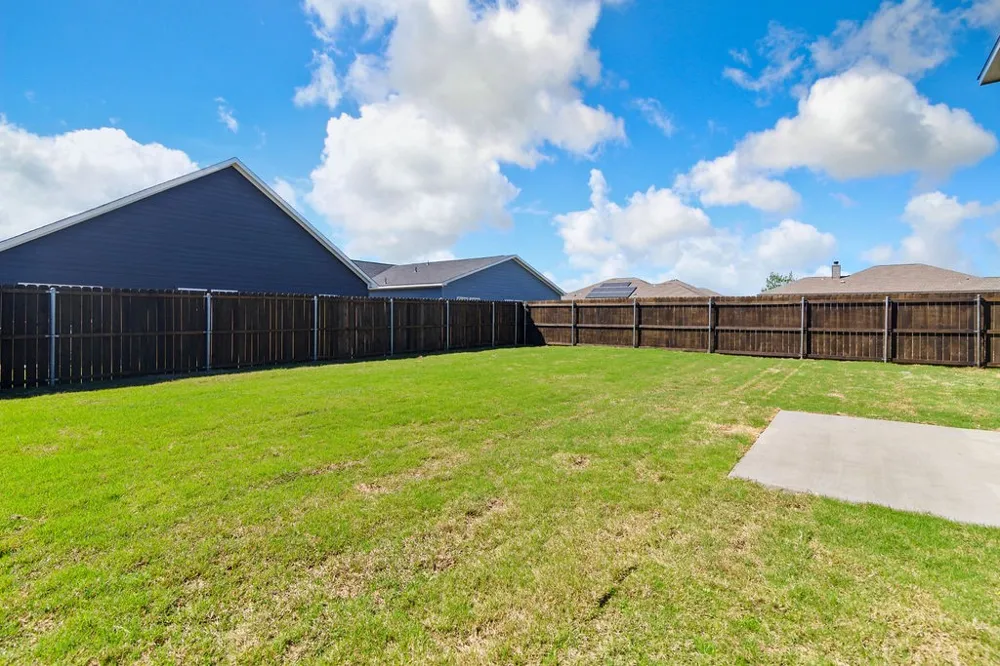 221 Marble Creek Drive Fort Worth, TX 76131