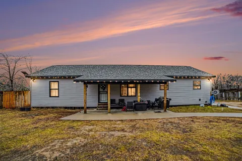 11115 E Valley