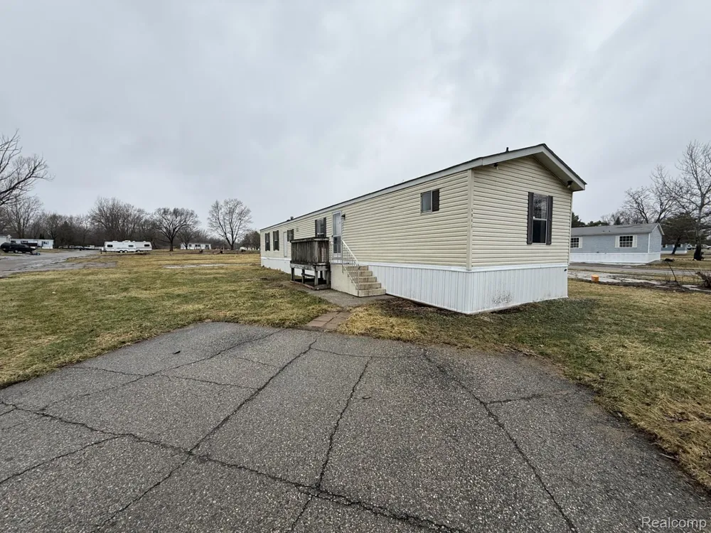 5045 Nadie Drive Mt Morris City, MI 48458