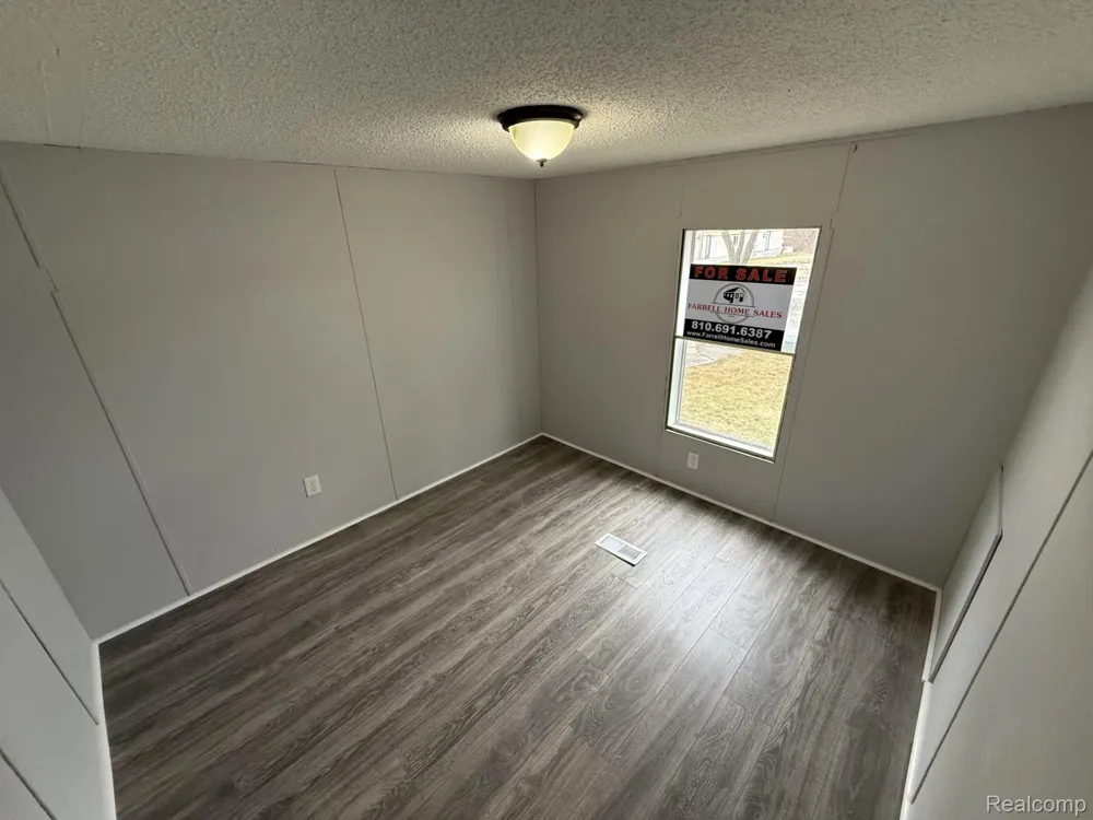5045 Nadie Drive Mt Morris City, MI 48458