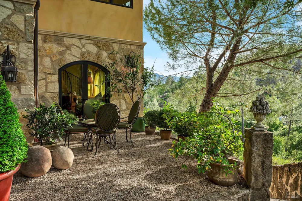 2395 Pickett Road Calistoga, CA 94515