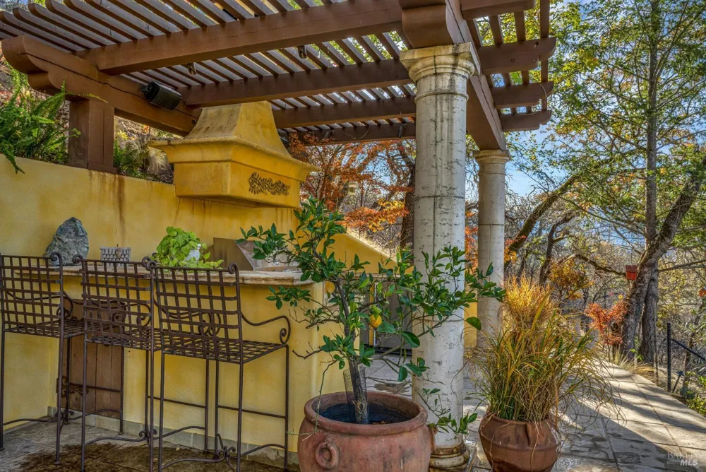 2395 Pickett Road Calistoga, CA 94515