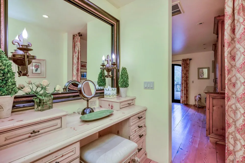 2395 Pickett Road Calistoga, CA 94515